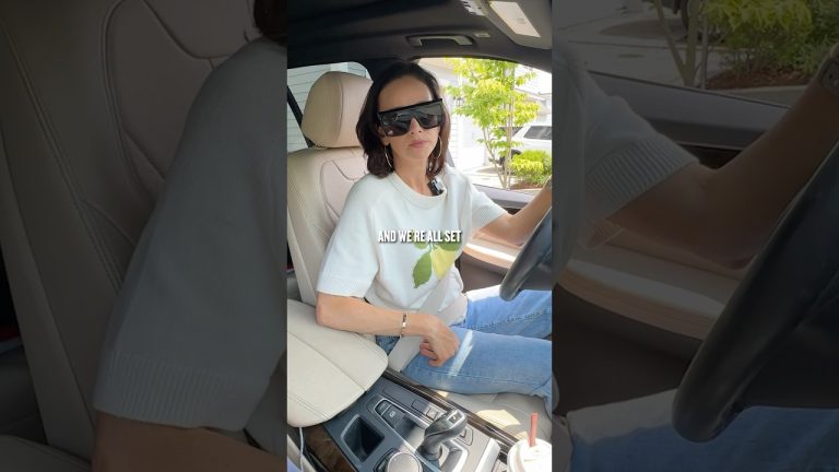 What Are Things Every Mom Should Keep In Their Car?