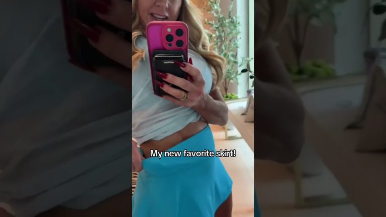 I Can’t Stop Wearing This Skirt 🙈